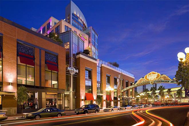 Head To Downtown San Diegos Gaslamp Quarter 