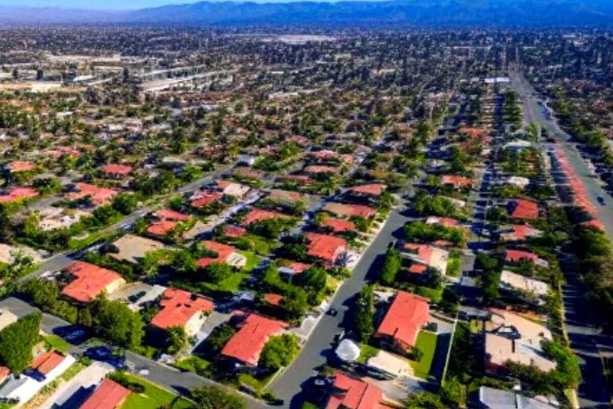 Moving to Spring Valley CA? 👪  What It's Like Living in the Spring Valley  San Diego Suburb
