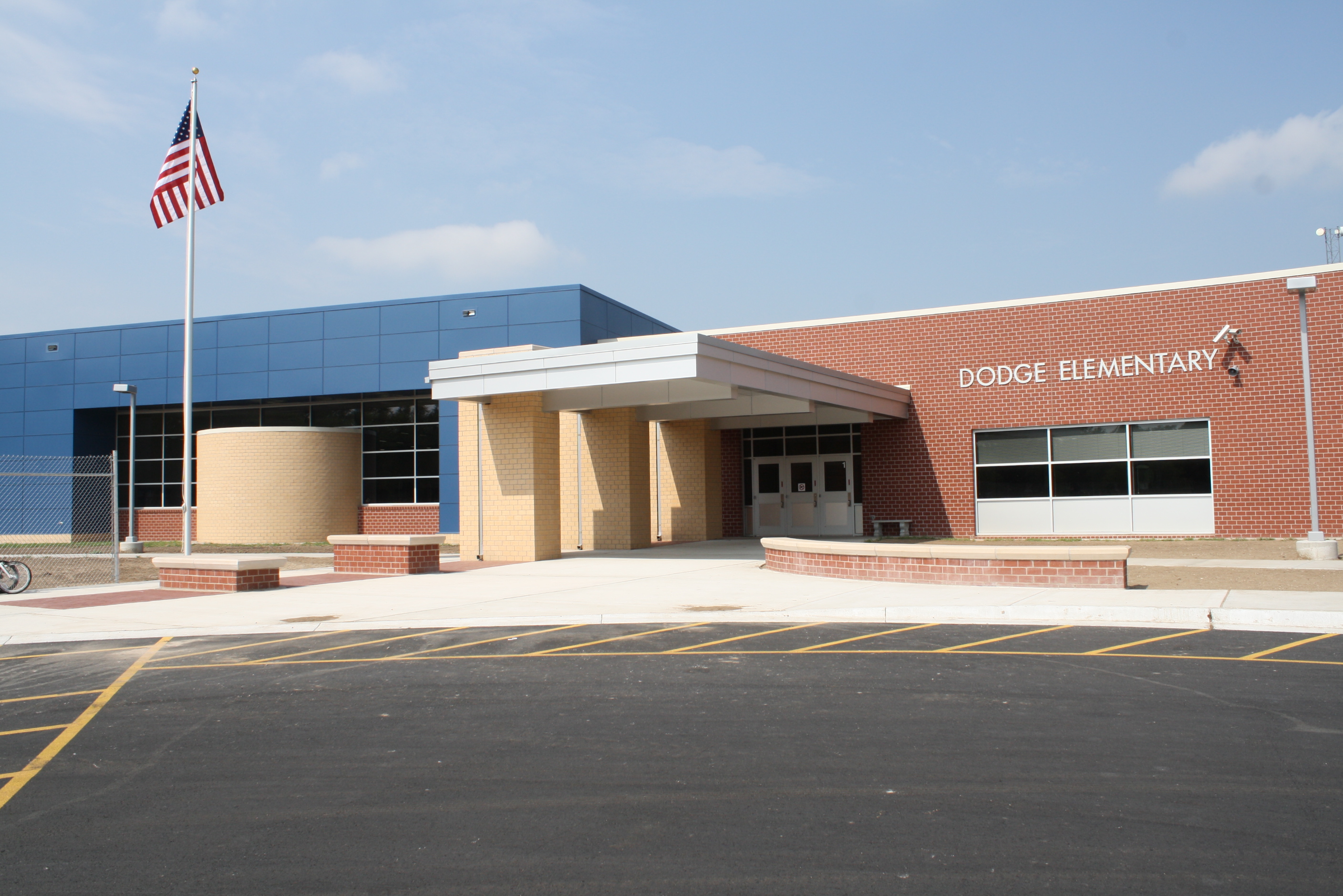 Image of the front of Dodge Elementary School