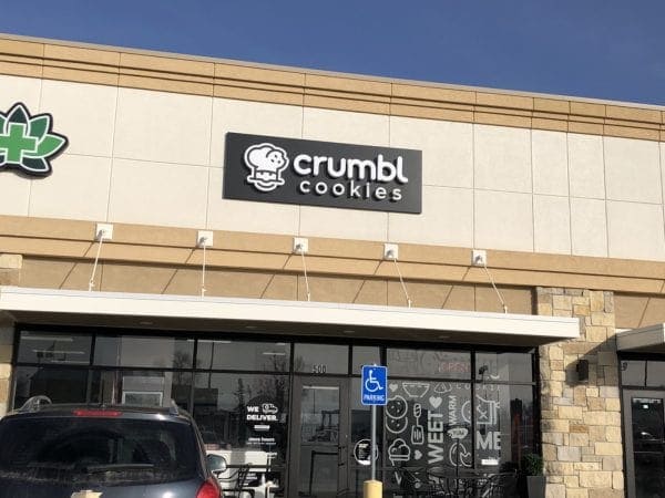 crumbl_cookies