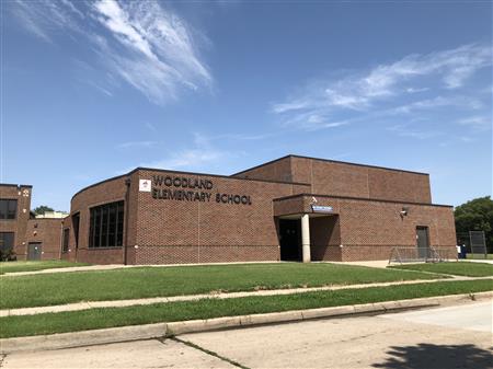 Image of the front of Woodland Elementary School