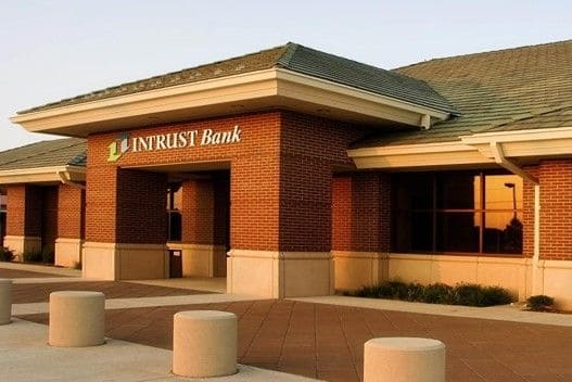 banks in newton ks