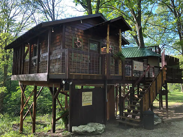 Exterior of the Serenity Creek Treehouse Airbnb