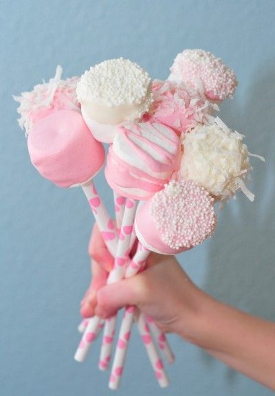 Valentine Marshmallow Pops Valentine Marshmallow pops are a quick, easy and adorable treat