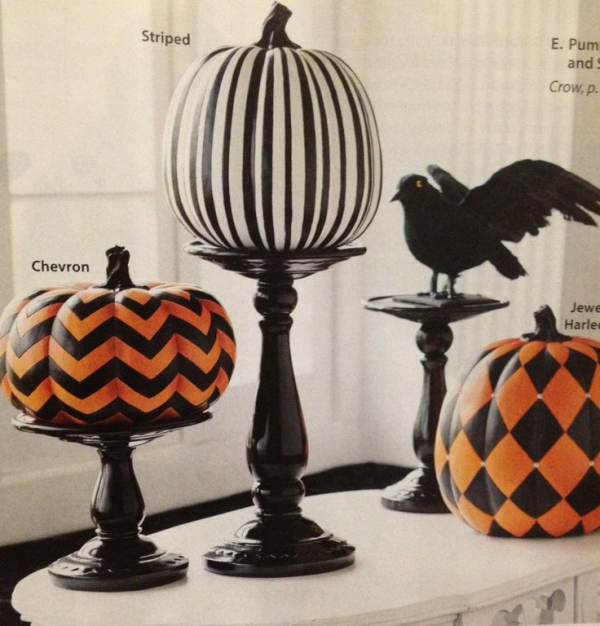 Classy Halloween decorations for your yard and home