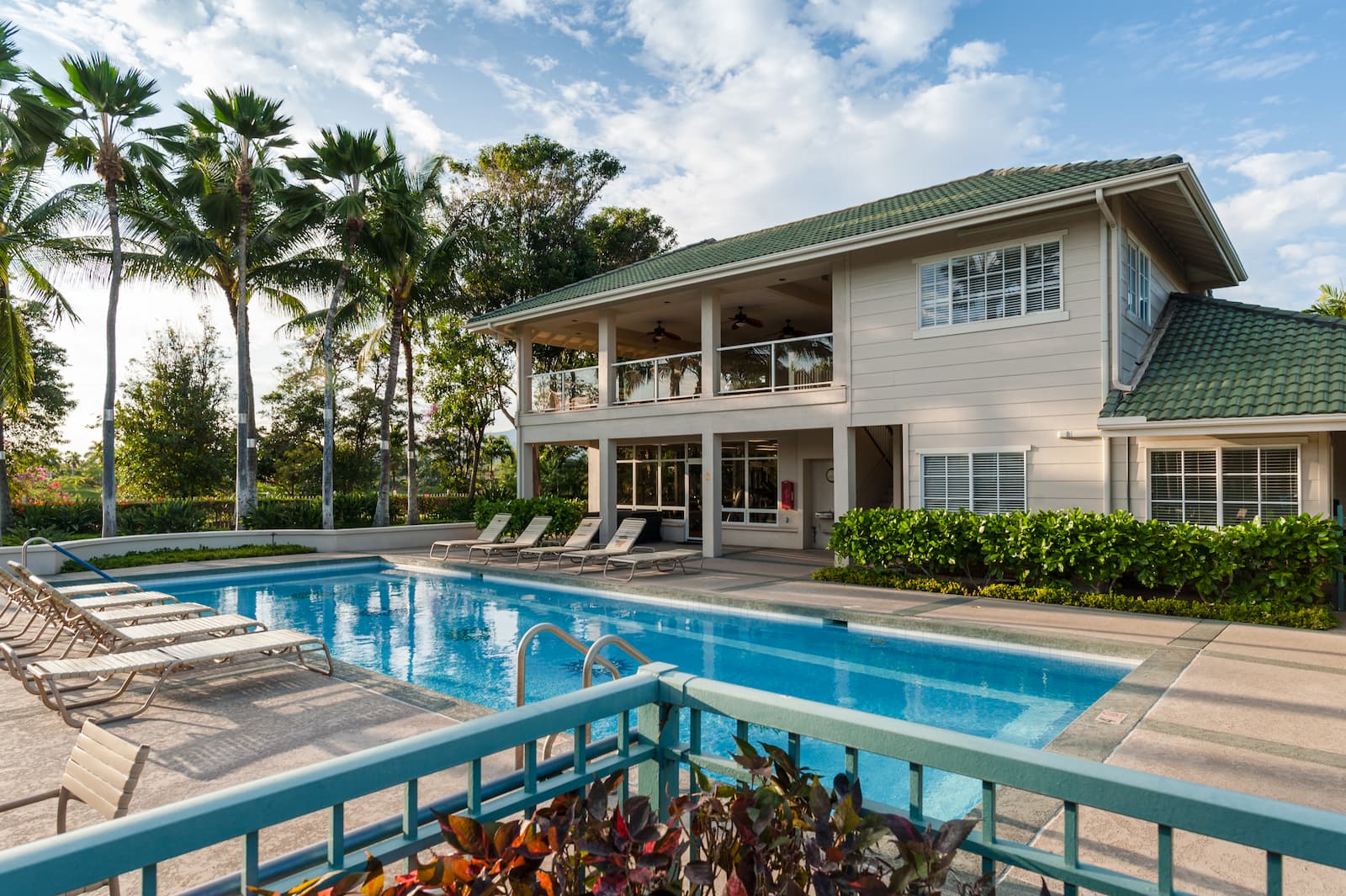 Large Oahu House Pool
