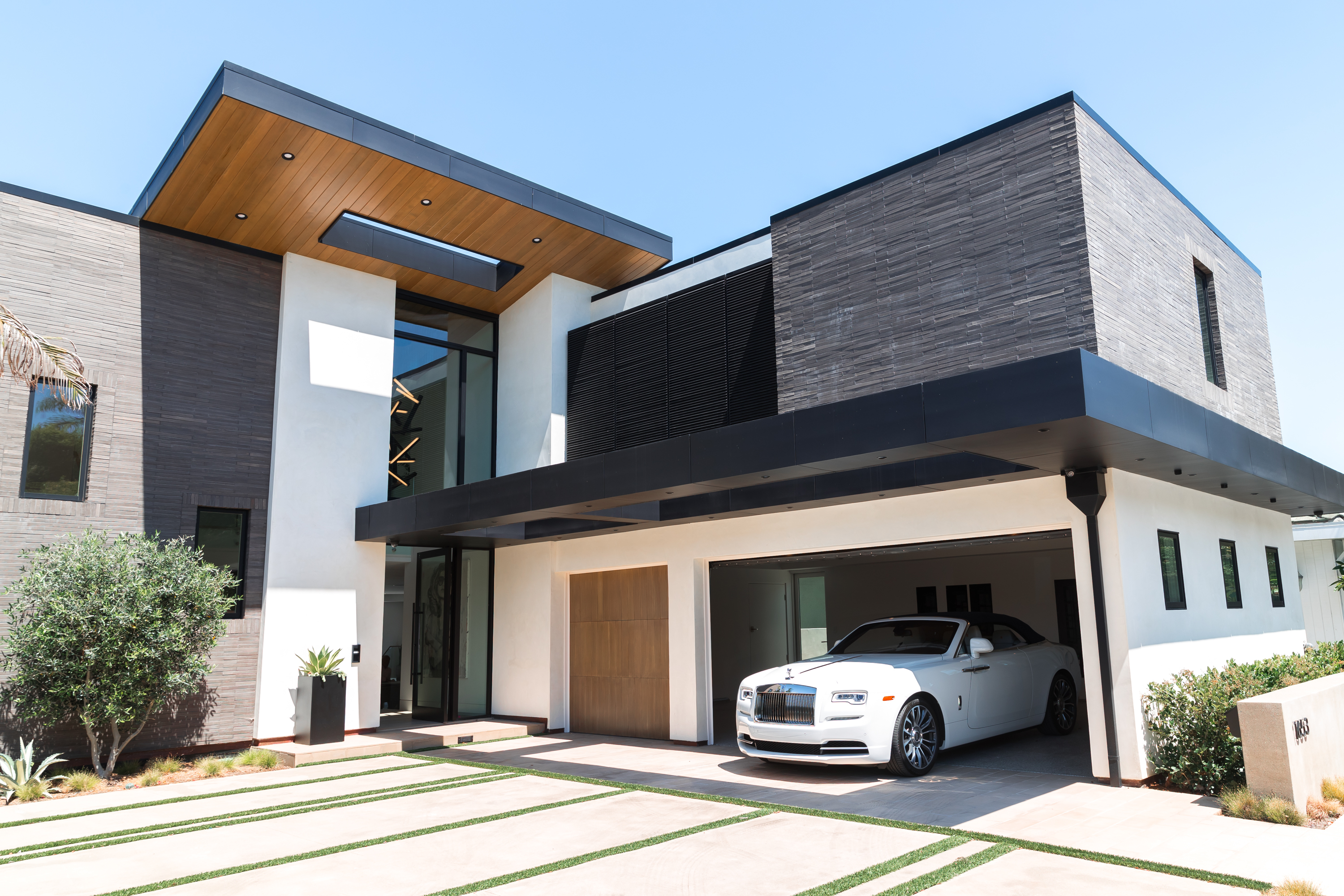 Oxnard Real Estate Agent Garry Eberhardt