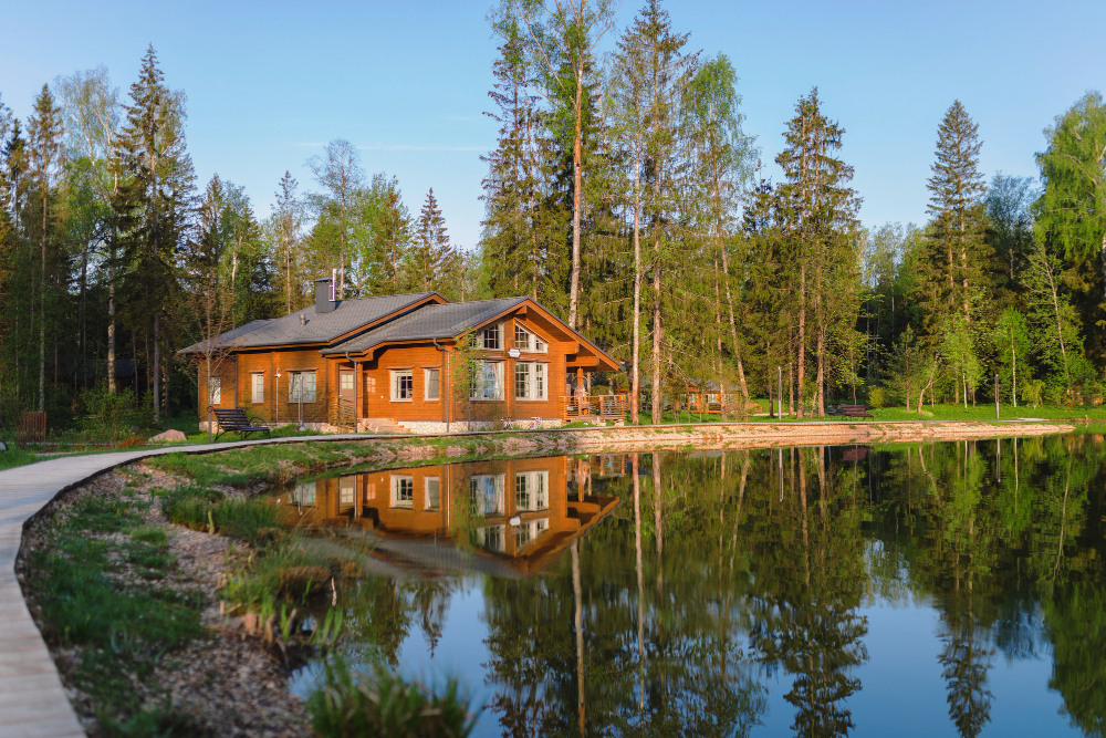 Why You Should Consider Investing in A Private Lake House - 303-955-4220