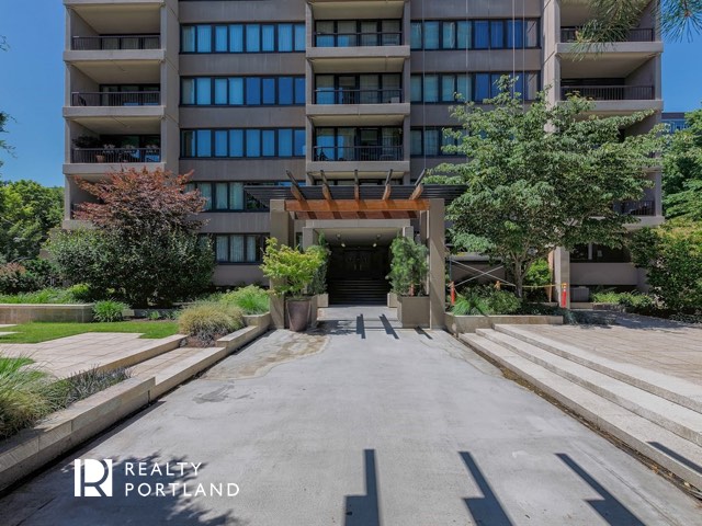 Harrison Condos Courtyard