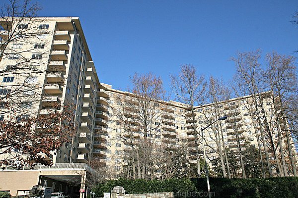 the colonnade - 2801 new mexico avenue nw