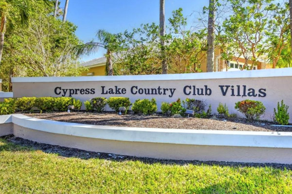 Cypress Lake Country Club Villas