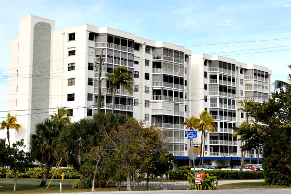 marina towers & yacht club fort myers beach photos