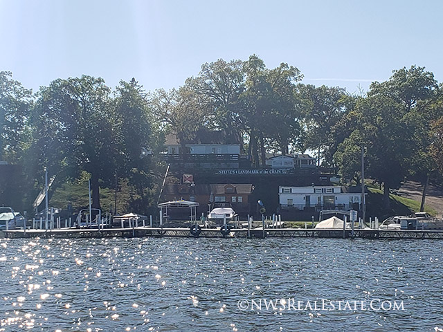 Chain_O_Lakes/bluff-lake-steitzs-grill-real-estate