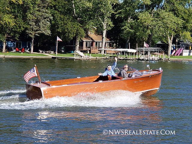 Chain_O_Lakes/Fox River-wood-boat-waterfront-real-estate