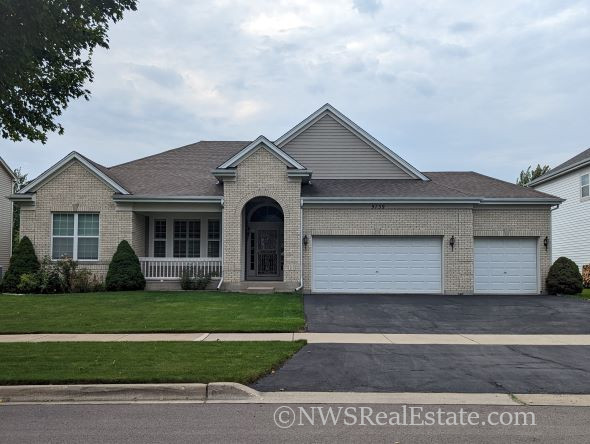 Houses for sale in Algonquin with 3 car garage