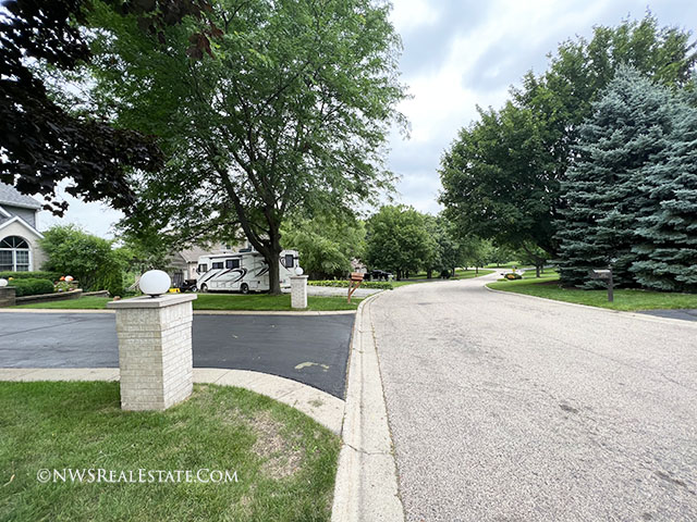 homes in rolling oaks subdivision in island lake il