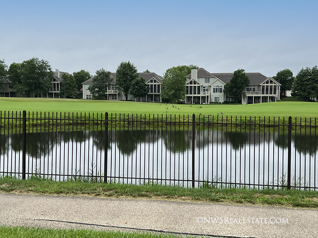 Waterfront townhomes in Lakes of Boulder Ridge, Lake in the Hills, IL
