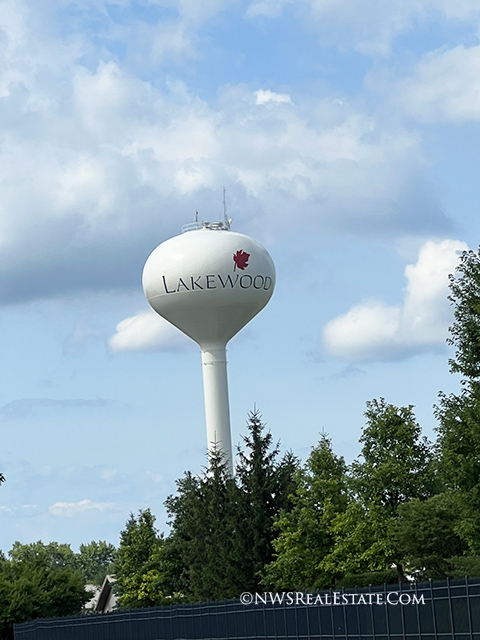 Lakewood IL water tower