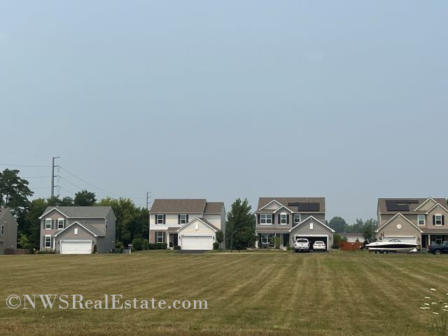 Apple Creek Estates subdivision in Woodstock, IL