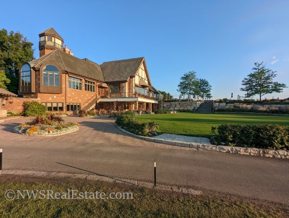 luxury golf course homes in northern illinois