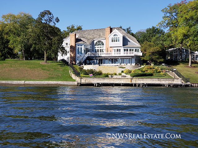 luxury waterfront homes in northern illinois