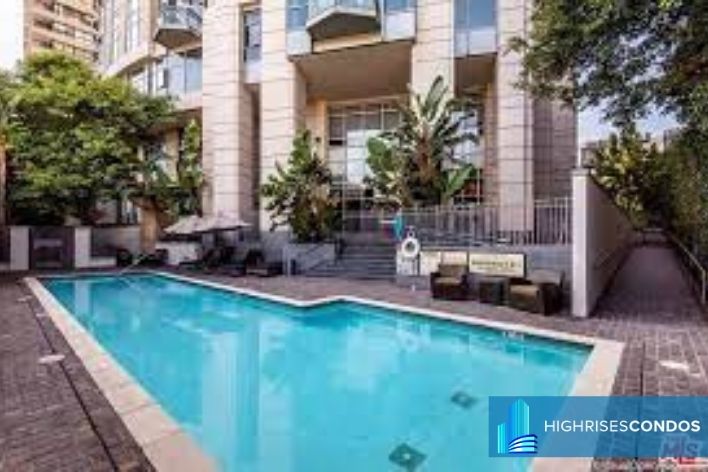 10776_Wilshire_Blvd_-_The_Carlyle_/10776_Wilshire_Blvd_-_The_Carlyle_on_Wilshire_-_Pool