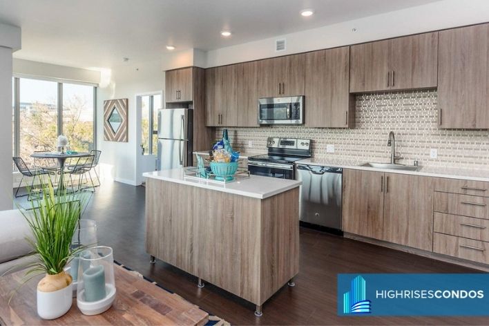 211_Elm_Court_-_Tower_Residences/211_Elm_Court_-_Tower_Residences_at_Century_Plaza_-_Kitchen
