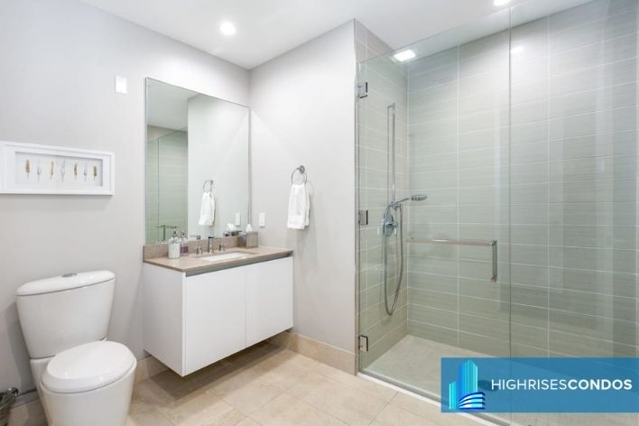 450 & 460 Palm Drive Bath Room | HighRisesCondos