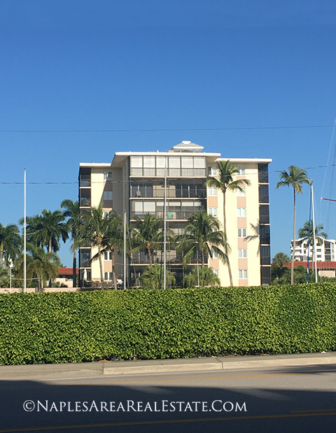 beacon-house-condos-naples