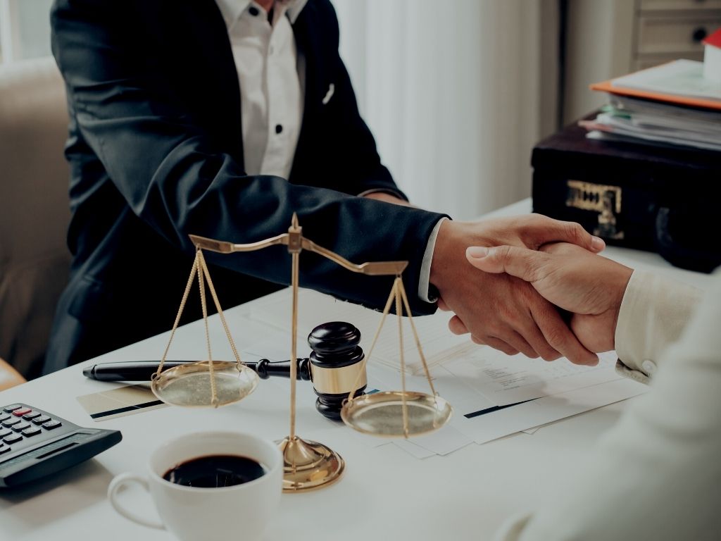 What Buyers and Sellers Should Know About Real Estate Attorneys 