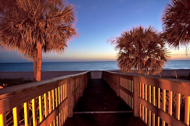Path to Lido Key beach