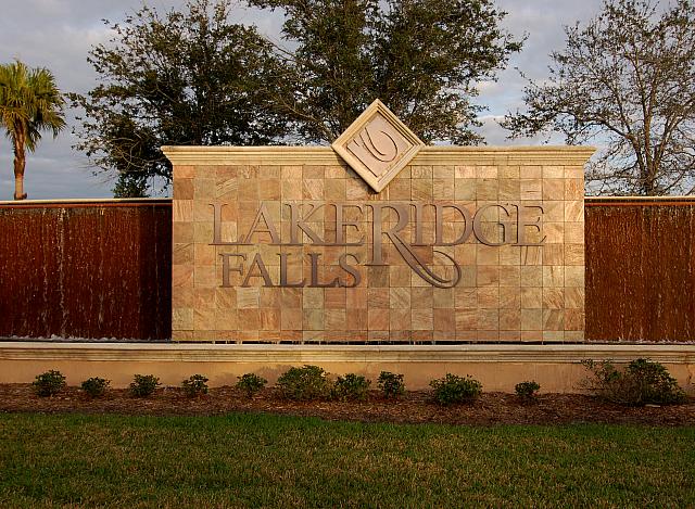 Lakeridge Falls sign 