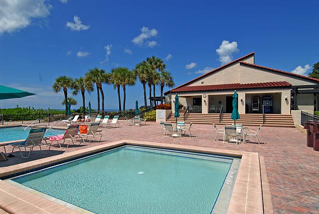 Seaplace Longboat Key Hot Tub and Clubhouse