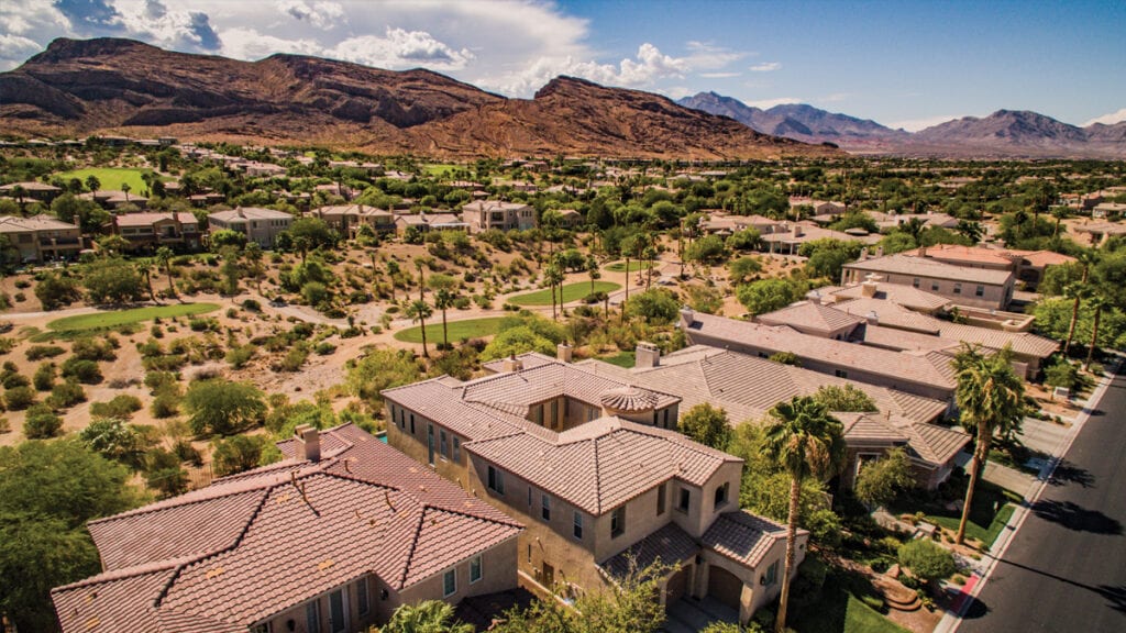 Pros & Cons to Buying a Golf Course Home in Las Vegas