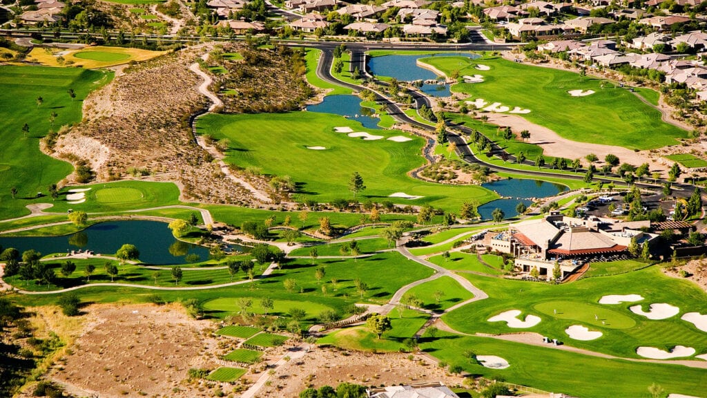 Pros & Cons to Buying a Golf Course Home in Las Vegas