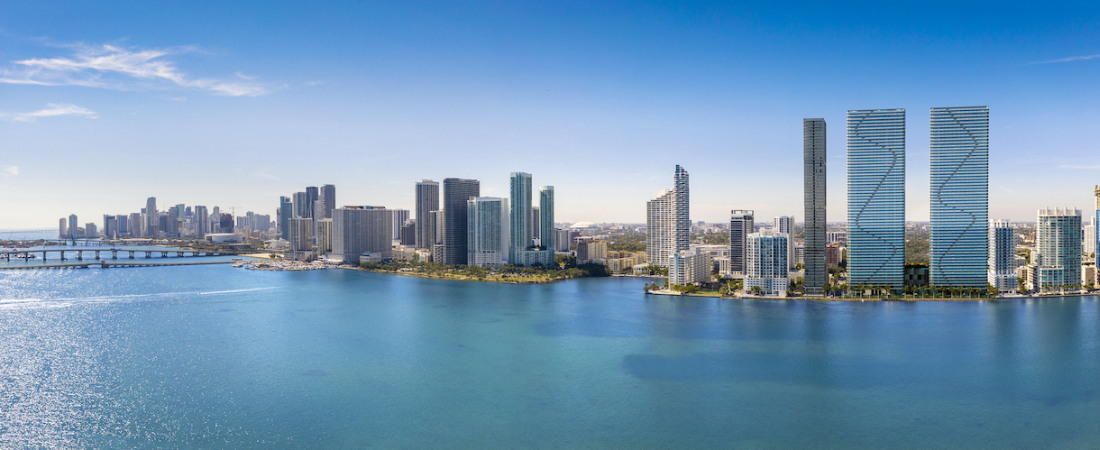 Image of 1800 Club in Edgewater Miami and the Edgewater skyline