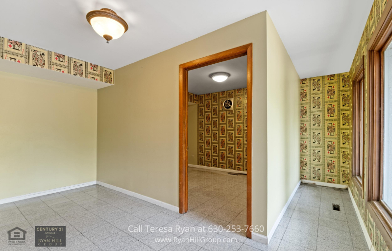 Real Estate Properties for Sale in Burr Ridge IL - Basement Hallway