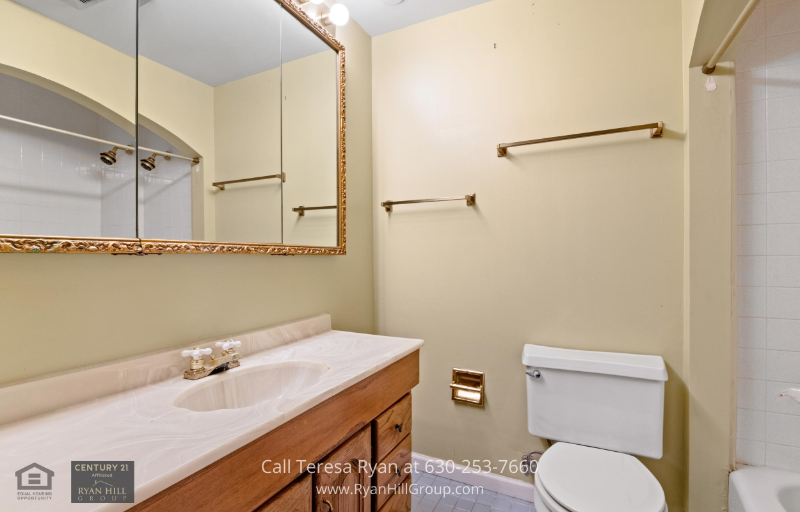 Home for Sale in Burr Ridge IL - Bathroom 2