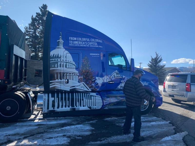Truck carrying Christmas tree to the US Capitol