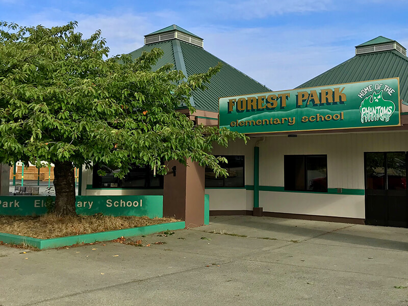 Front entrance to Forest Park Elementary School