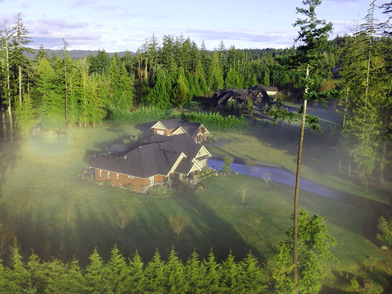 Luxury homes on large acreages on Meadow Road