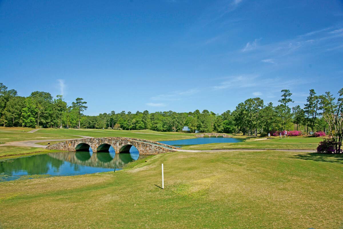 Golf Courses Near Richmond TX: Riverbend Country Club in Sugar Land