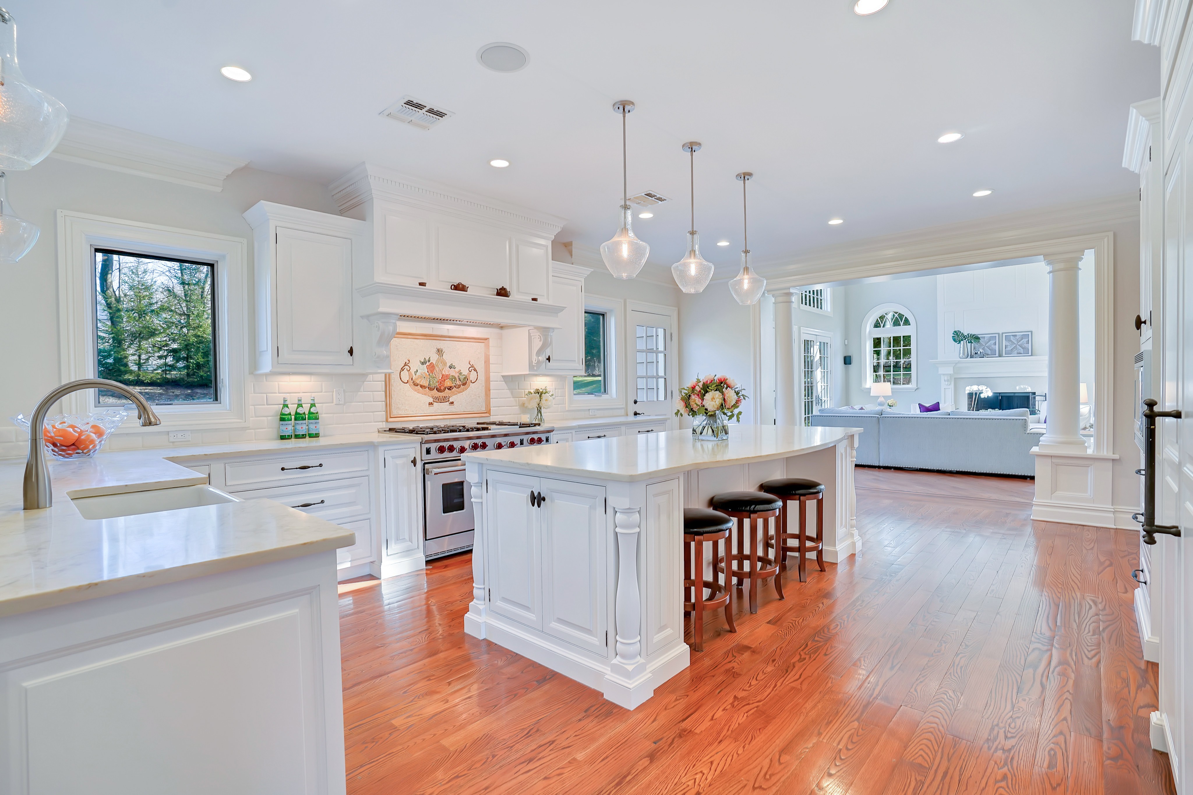 A Short Hills, NJ Contemporary Kitchen - The Kitchen Classics Elementor  Staging