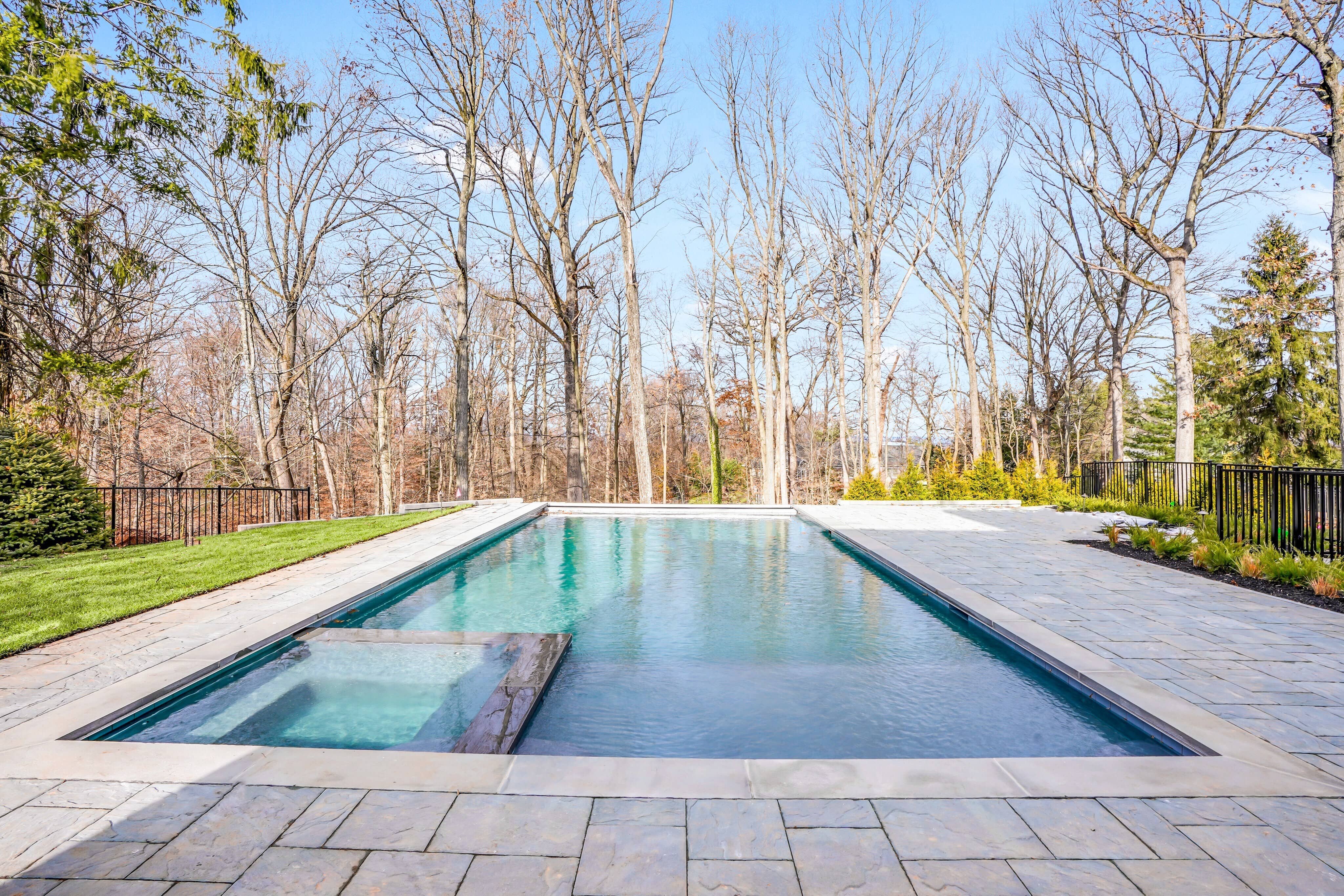 286 Hartshorn Drive - Pool