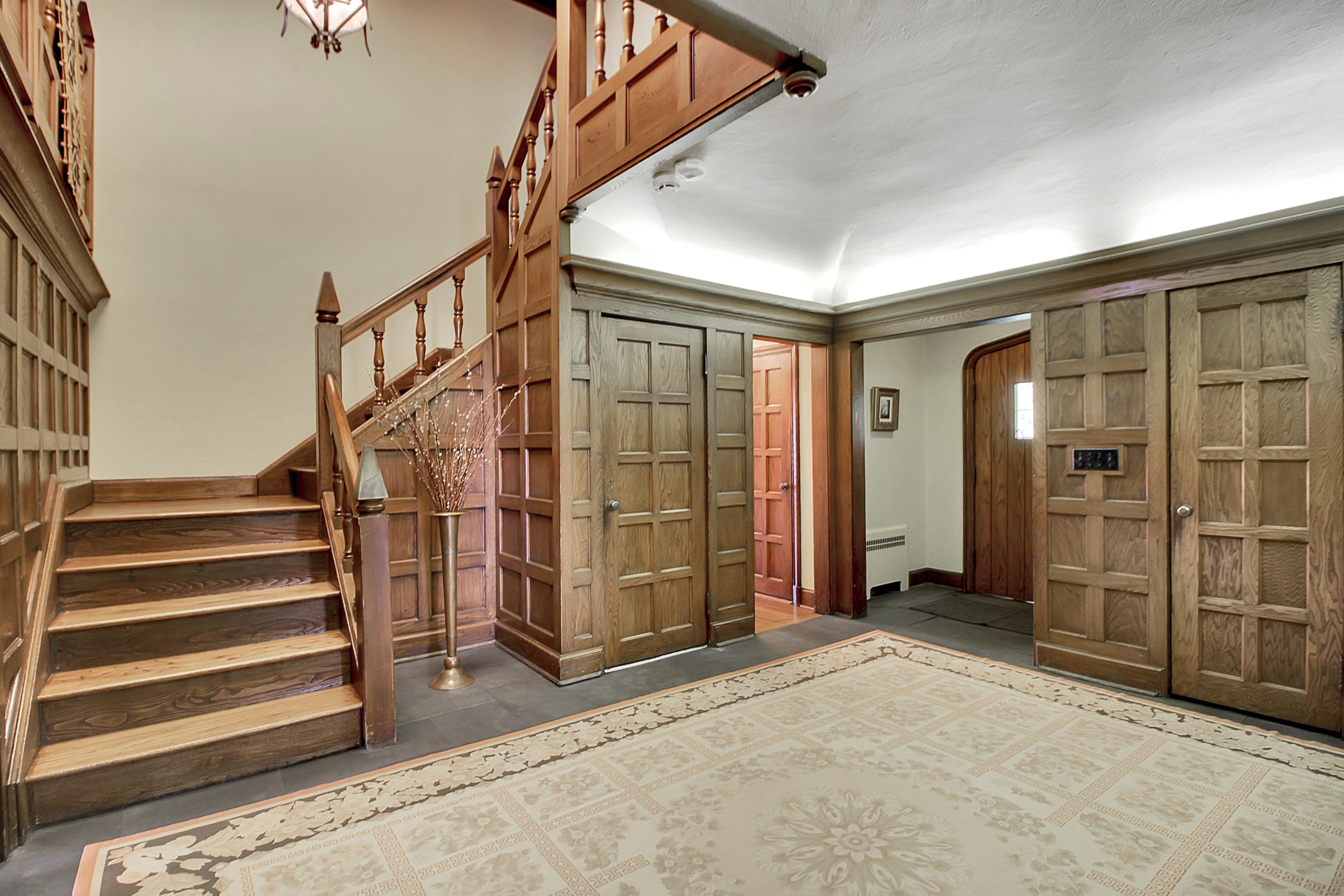 48 Crest Drive - Foyer