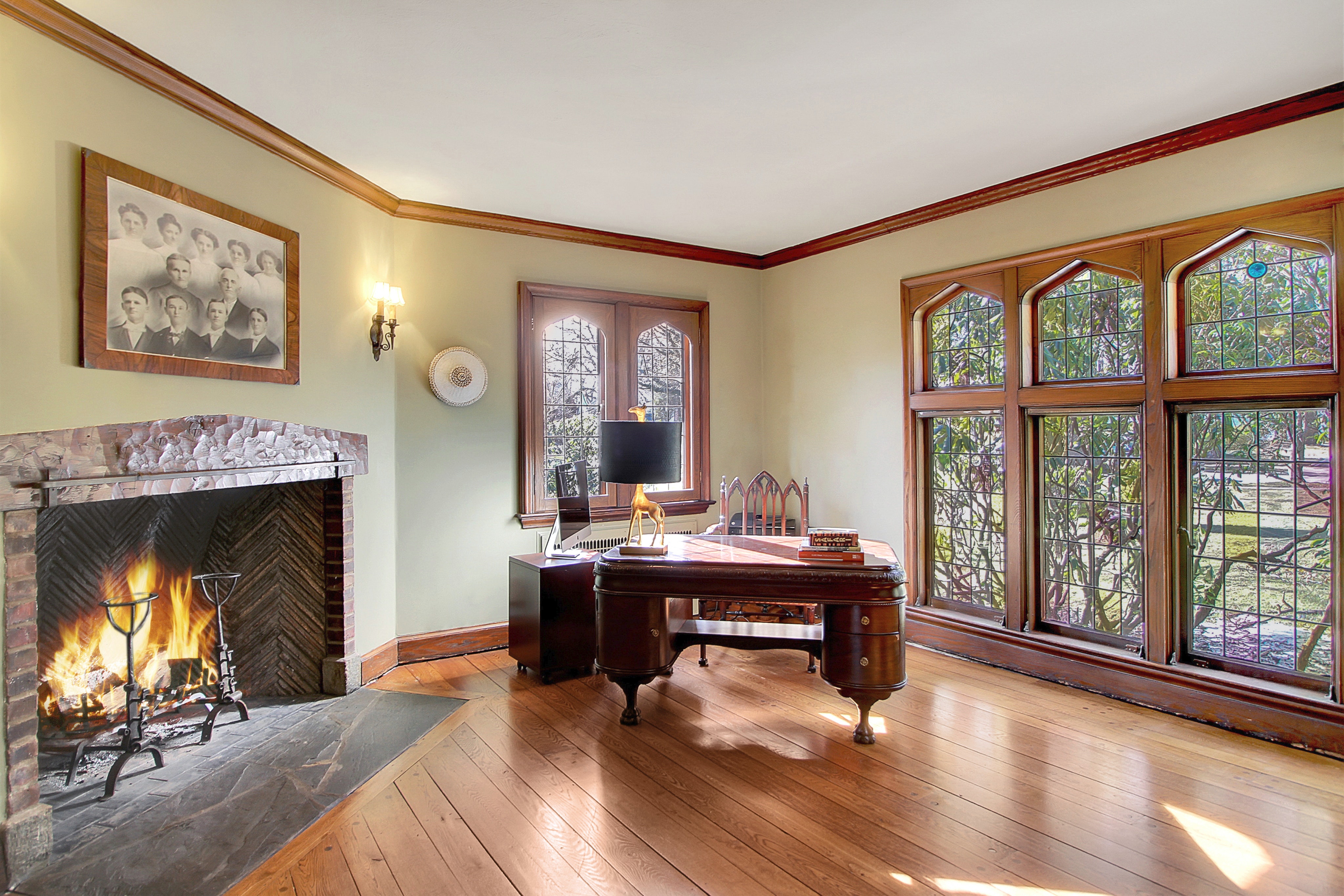 48 Crest Drive - Office