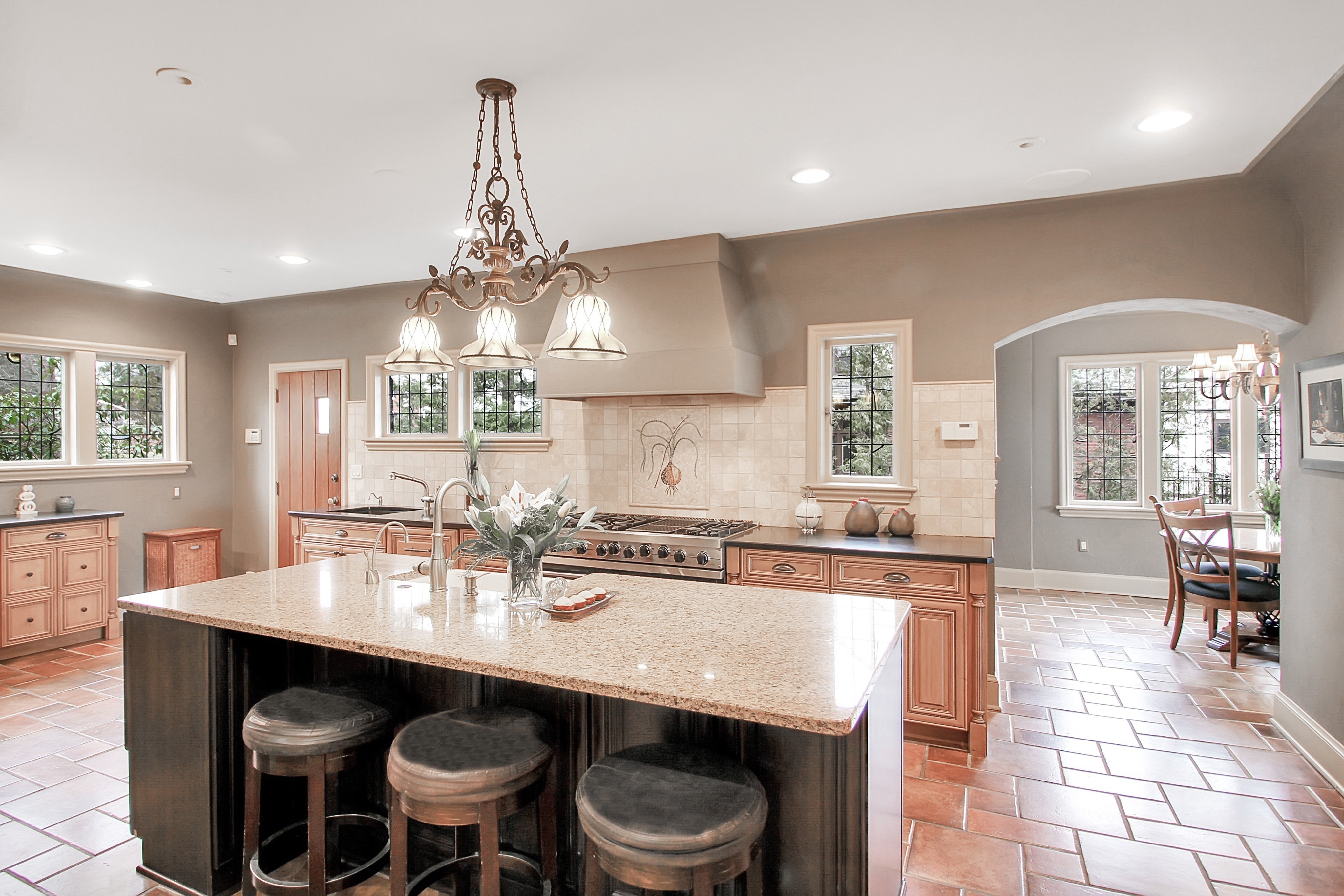 48 Crest Drive - Kitchen Photo