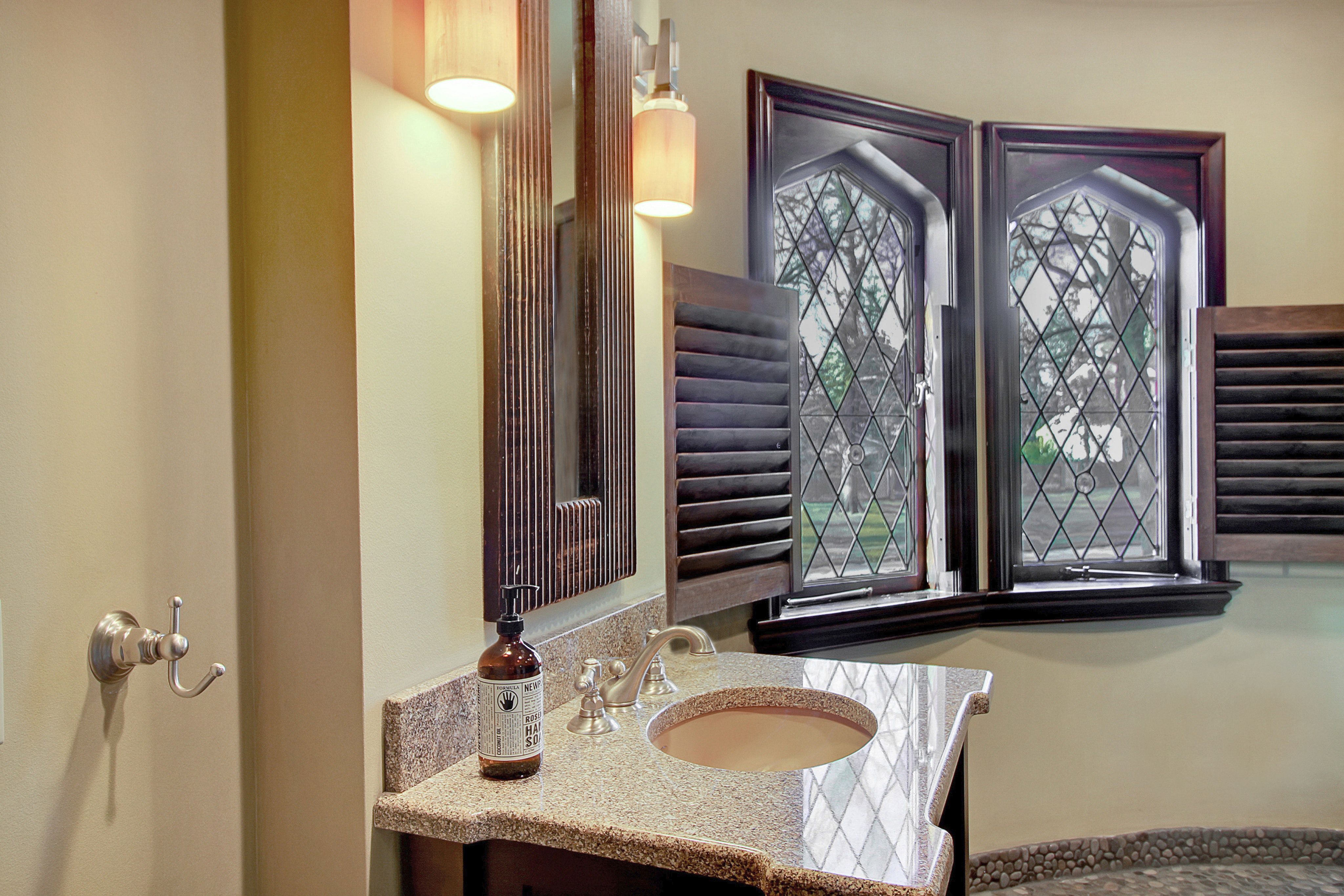 48 Crest Drive - En-Suite Bath