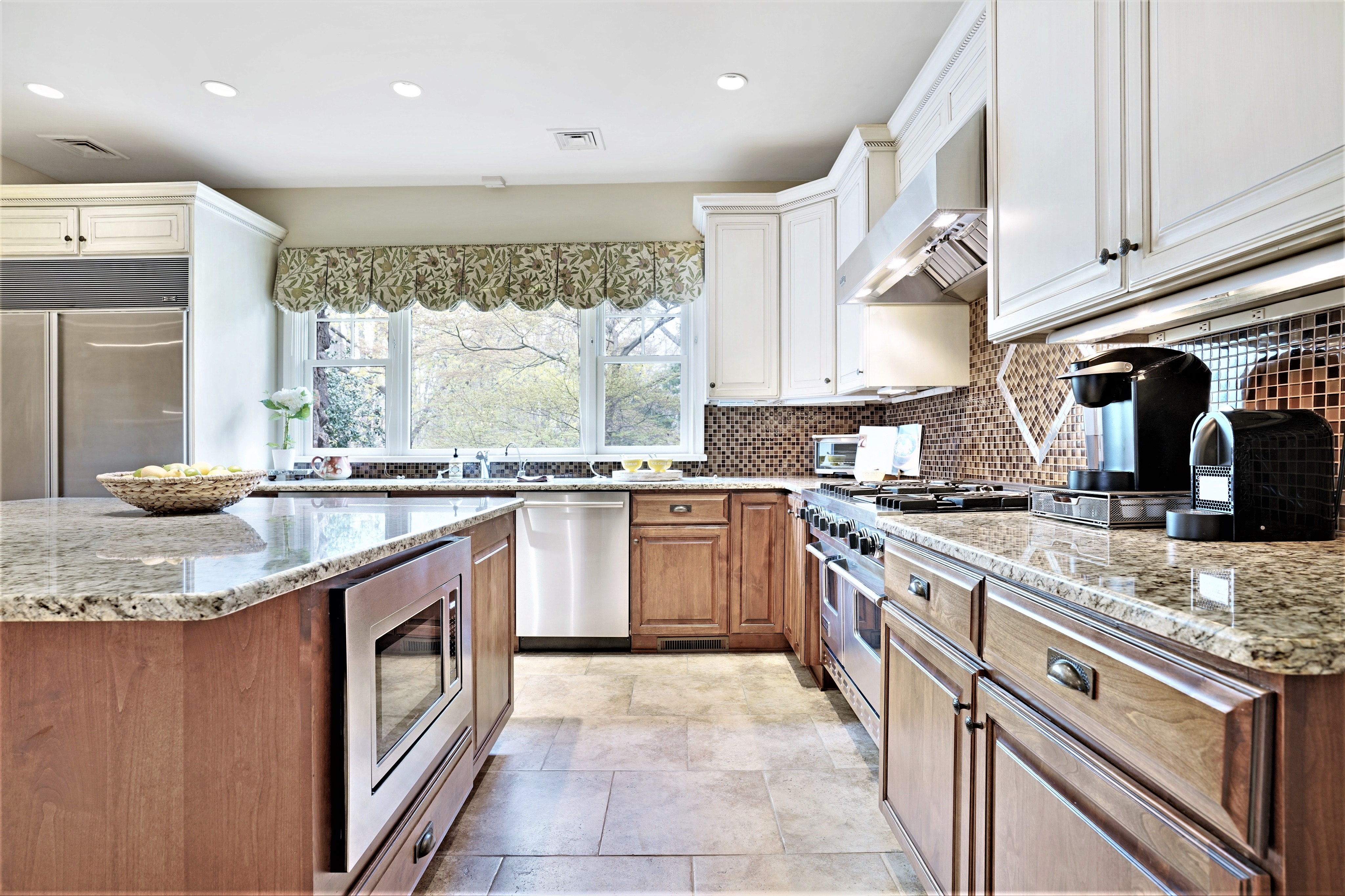 61 Hemlock Kitchen