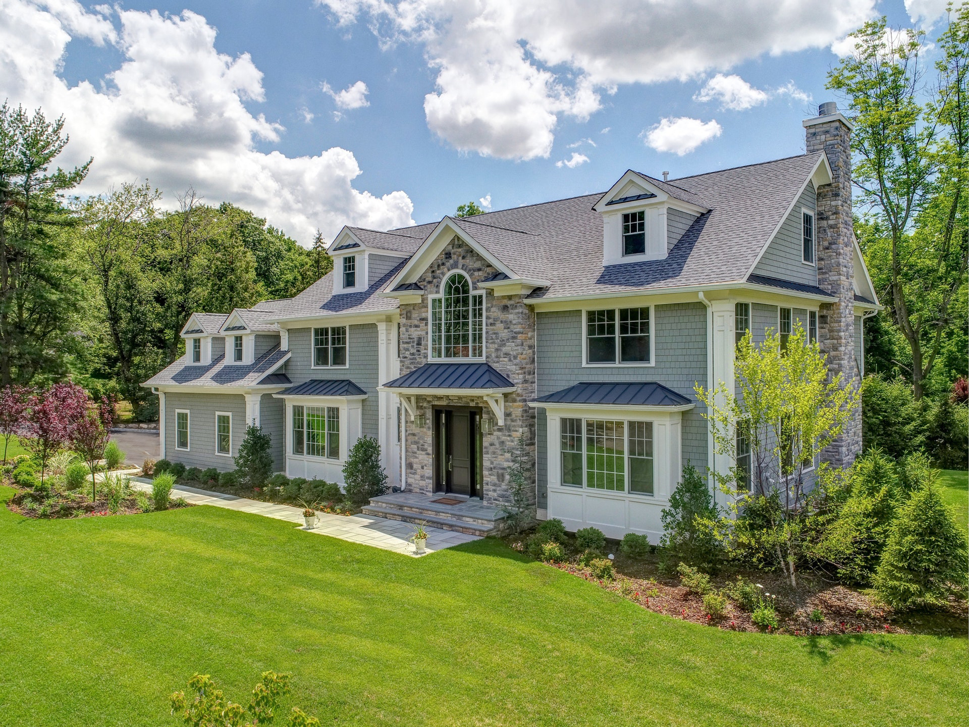7 Saratoga Way - Front Photo